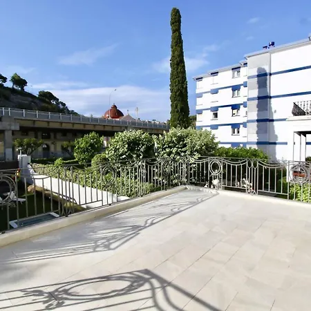 Villa Miracle